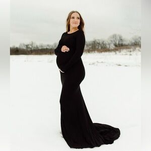 Maternity gown with train, photoshoot dress